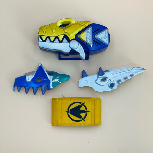 DX Triassic Morpher from Power Rangers Dino Thunder 2004, also known as DX Change from Super Sentai Abaranger 2003, vintage DX Morpher roleplay collectible for Red Dino Ranger fans.