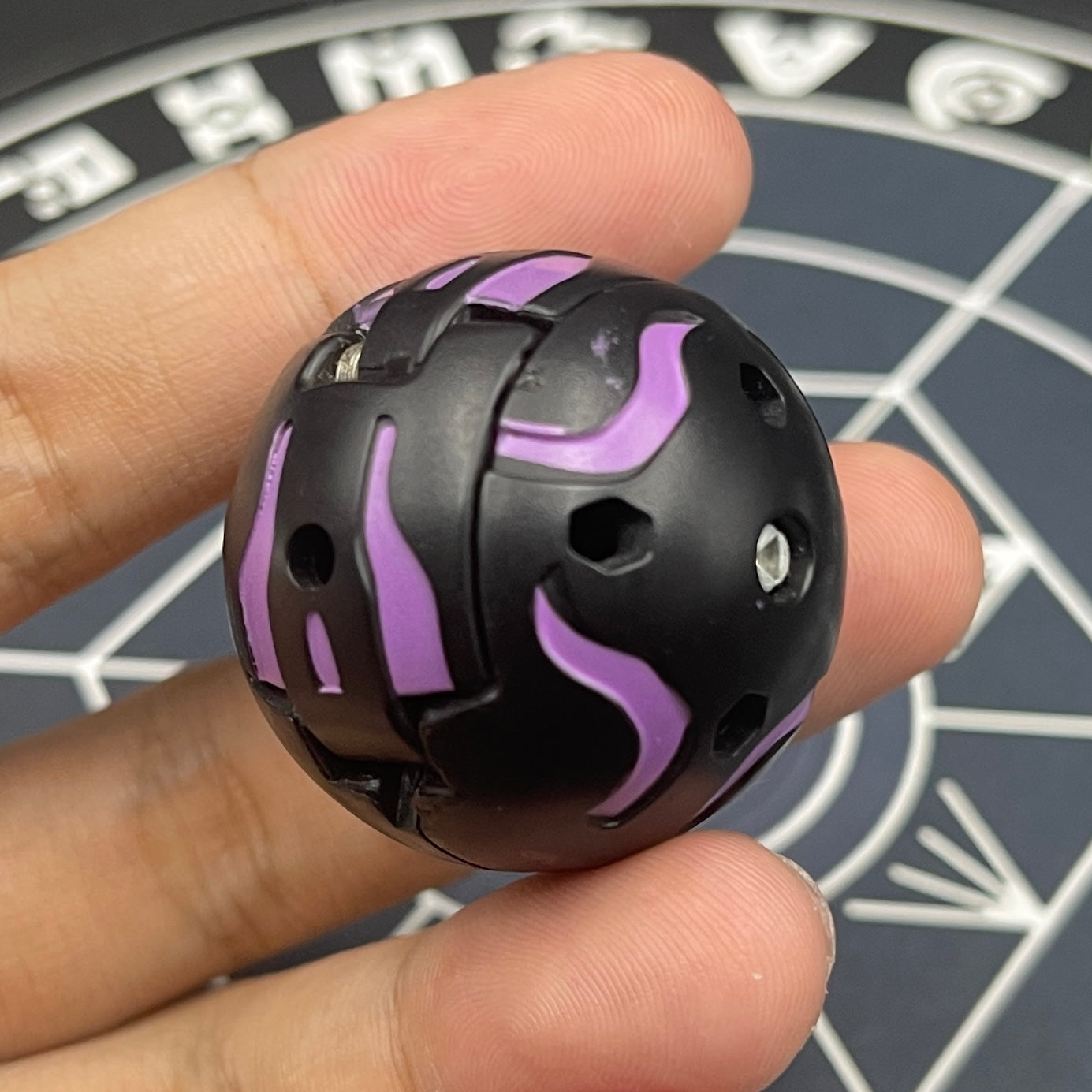 Darkus Centipoid B2 Bakugan Battle Brawlers