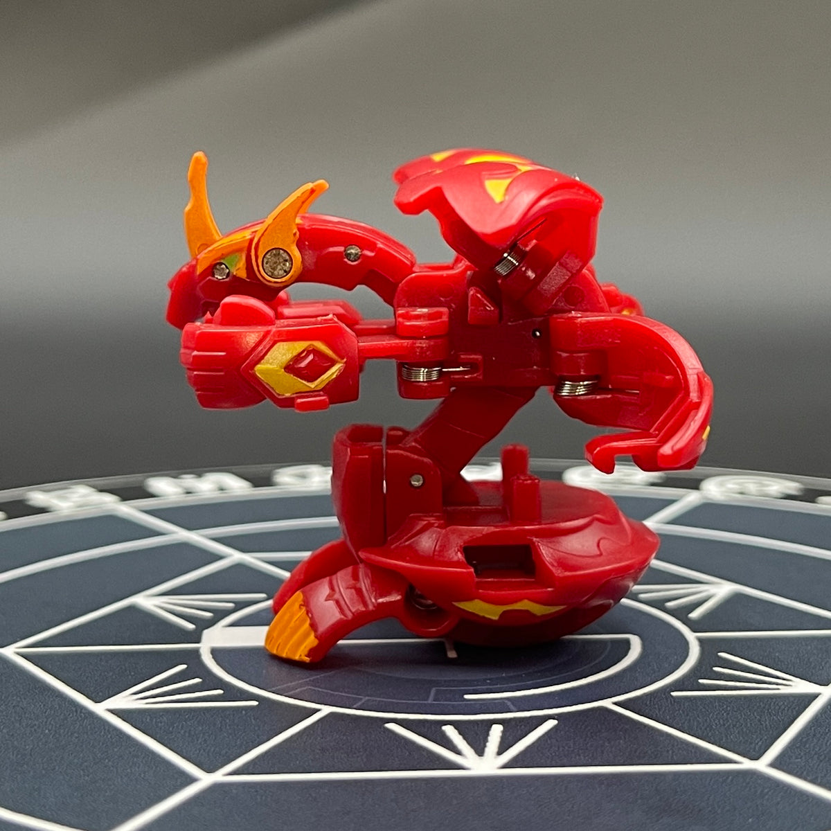 Pyrus Blitz Dragonoid B2 Bakugan Gundalian Invaders
