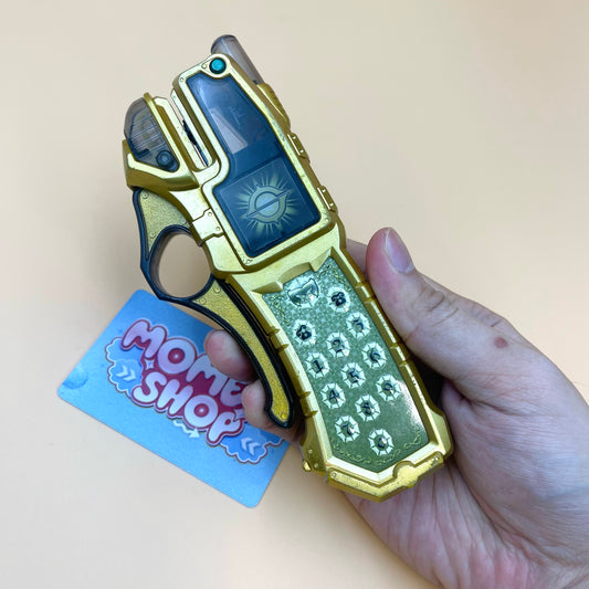 DX Grip Phone Gold & DX Solar Cell Gold Morpher from Power Rangers Mystic Force 2006, also known as DX Change from Super Sentai Magiranger 2005, vintage DX Morpher roleplay collectible for Solaris Knight fans.