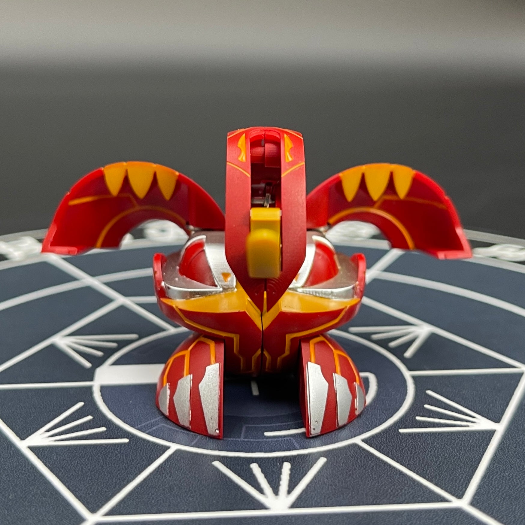 Pyrus Ultimate Dragonoid B2 Ver.Anime Bakugan Battle Brawlers