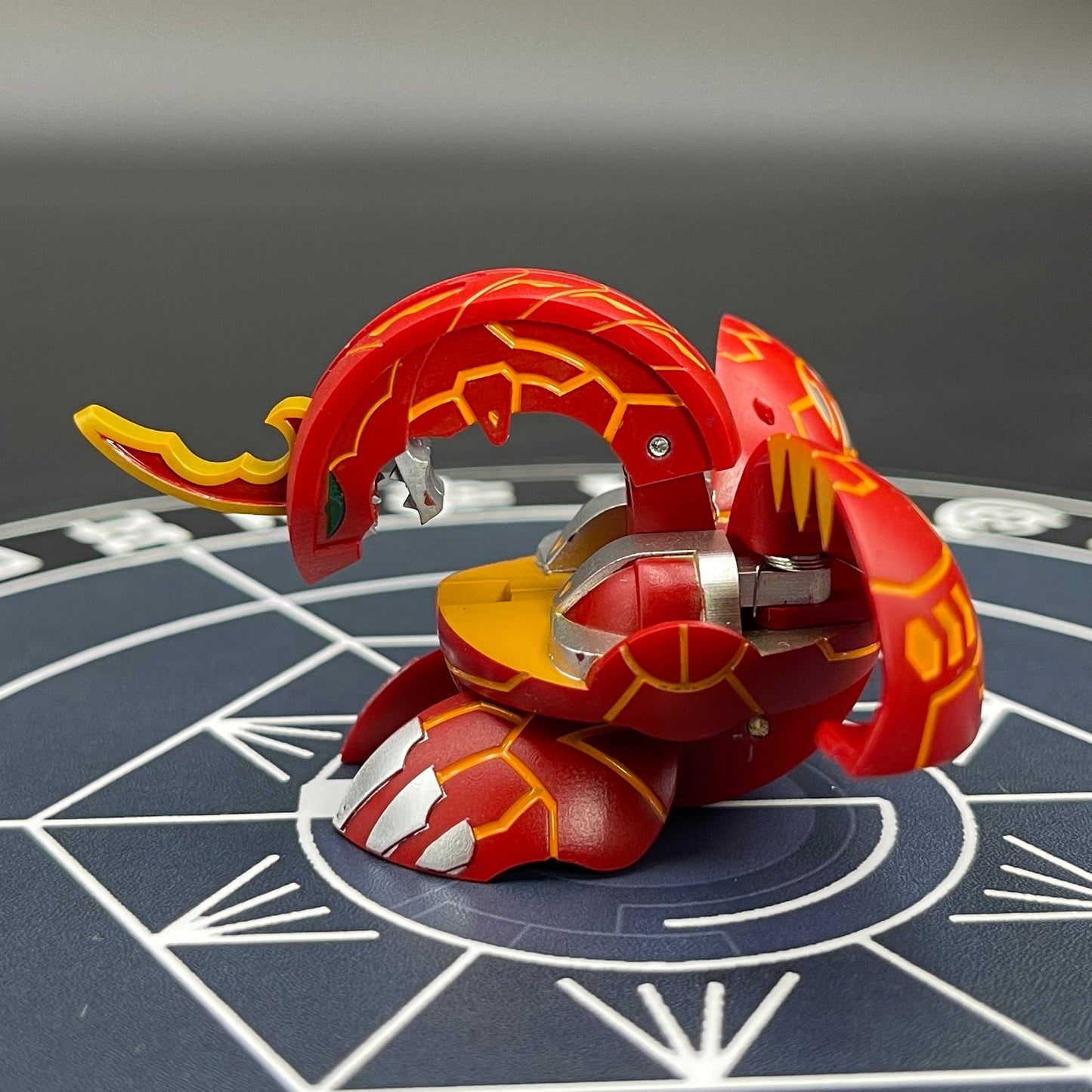 Pyrus Ultimate Dragonoid B2 Ver.Anime Bakugan Battle Brawlers
