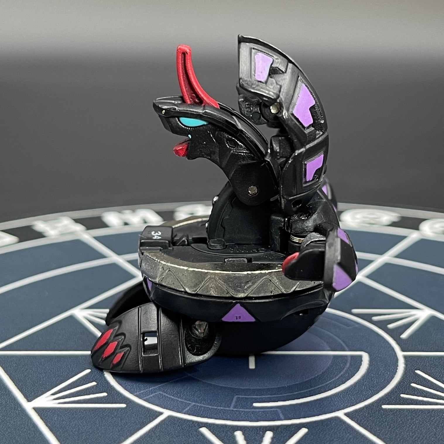 Darkus Alpha Hydranoid B2 Heavy Metal Bakugan Battle Brawlers