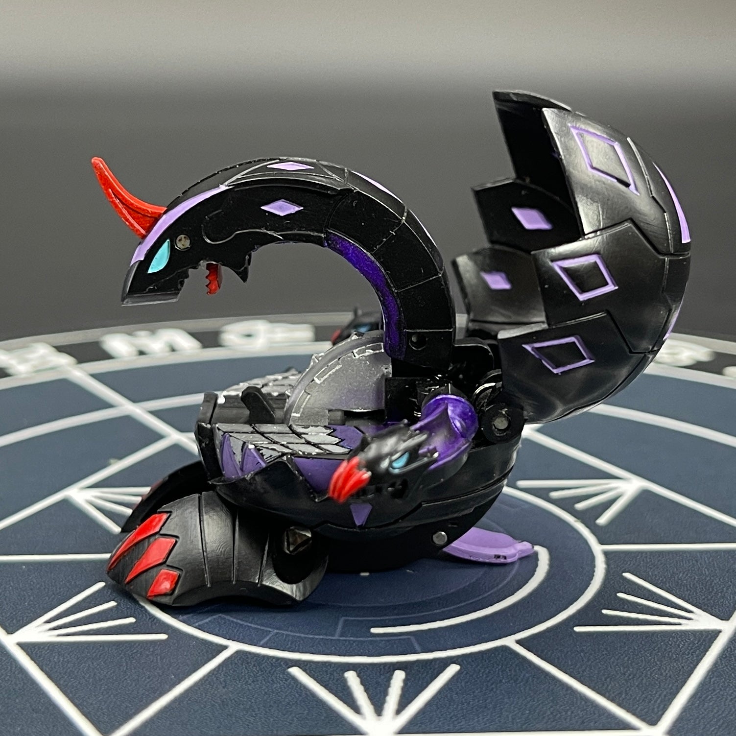 Darkus Alpha Hydranoid B2 Ver. Anime Bakugan Battle Brawlers