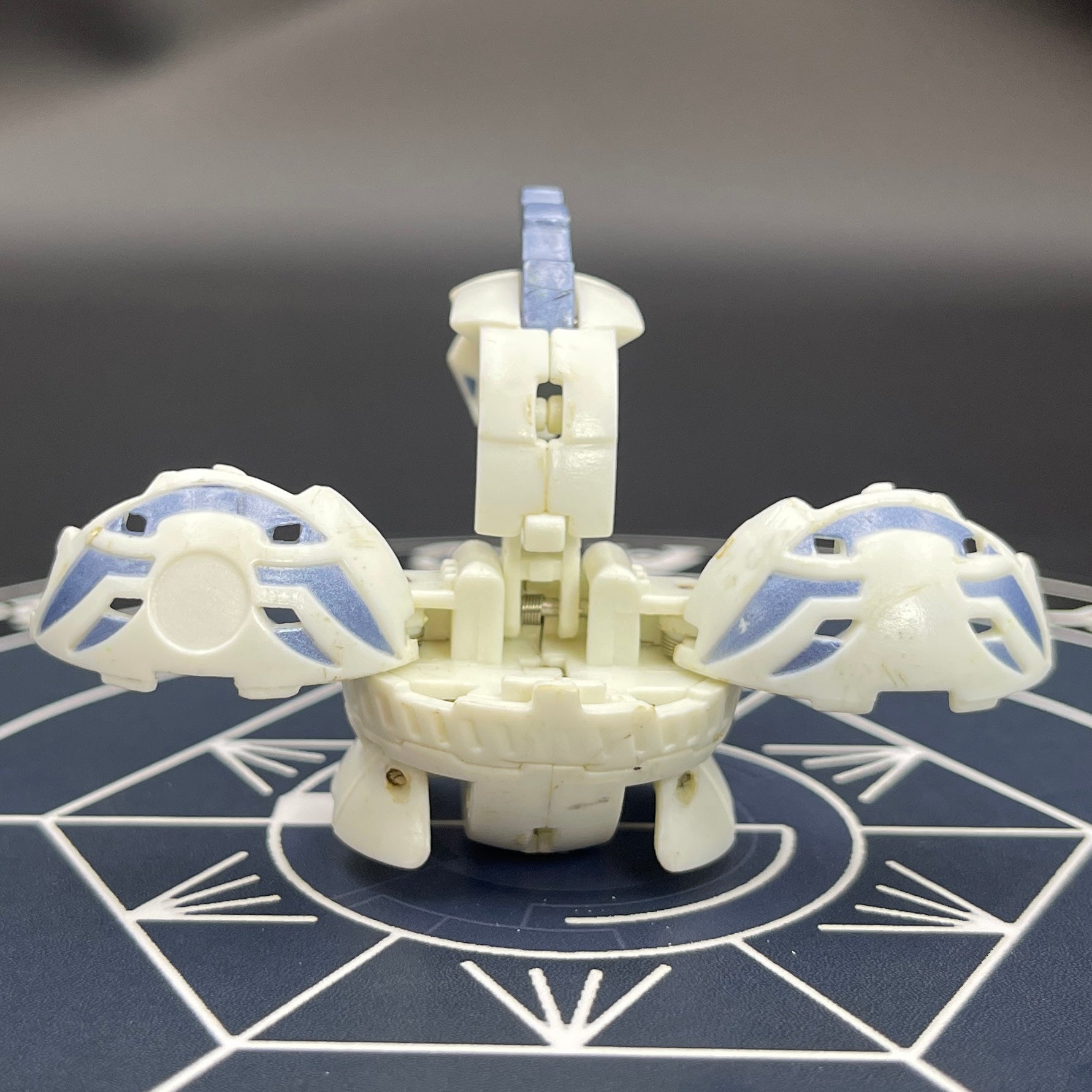 White Naga B2 Bakugan Battle Brawlers