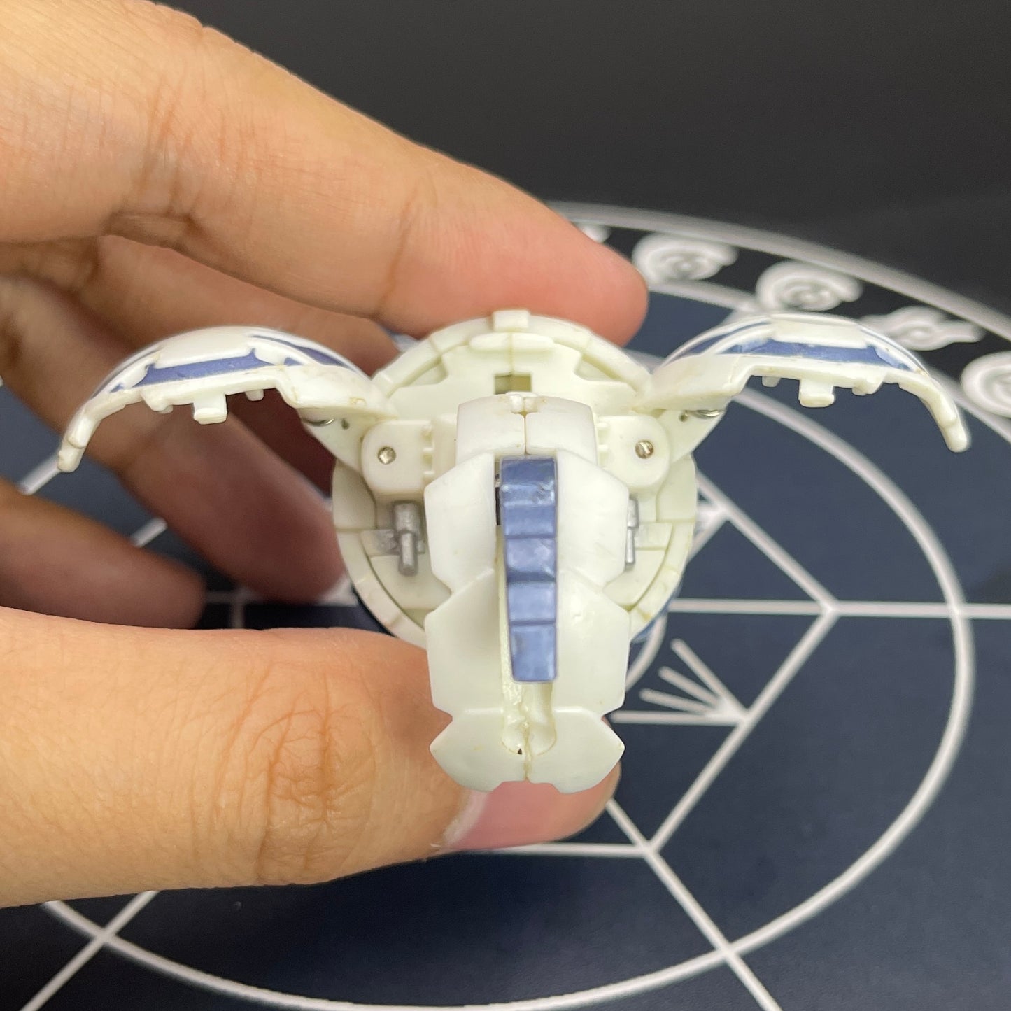 White Naga B2 Bakugan Battle Brawlers