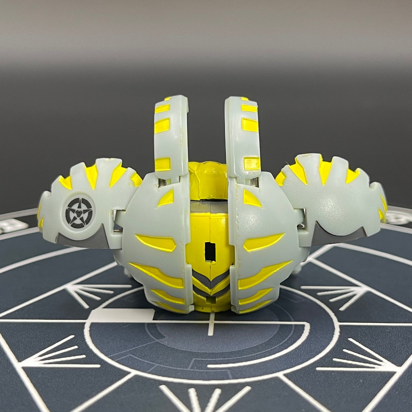 Haos Blade Tigrerra B2 Bakugan Battle Brawlers Paint Applied To Specific Parts Only