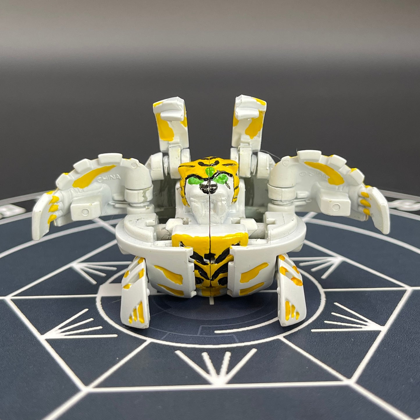 Haos Blade Tigrerra B2 Bakugan Battle Brawlers Newly Painted To Match The Anime Version
