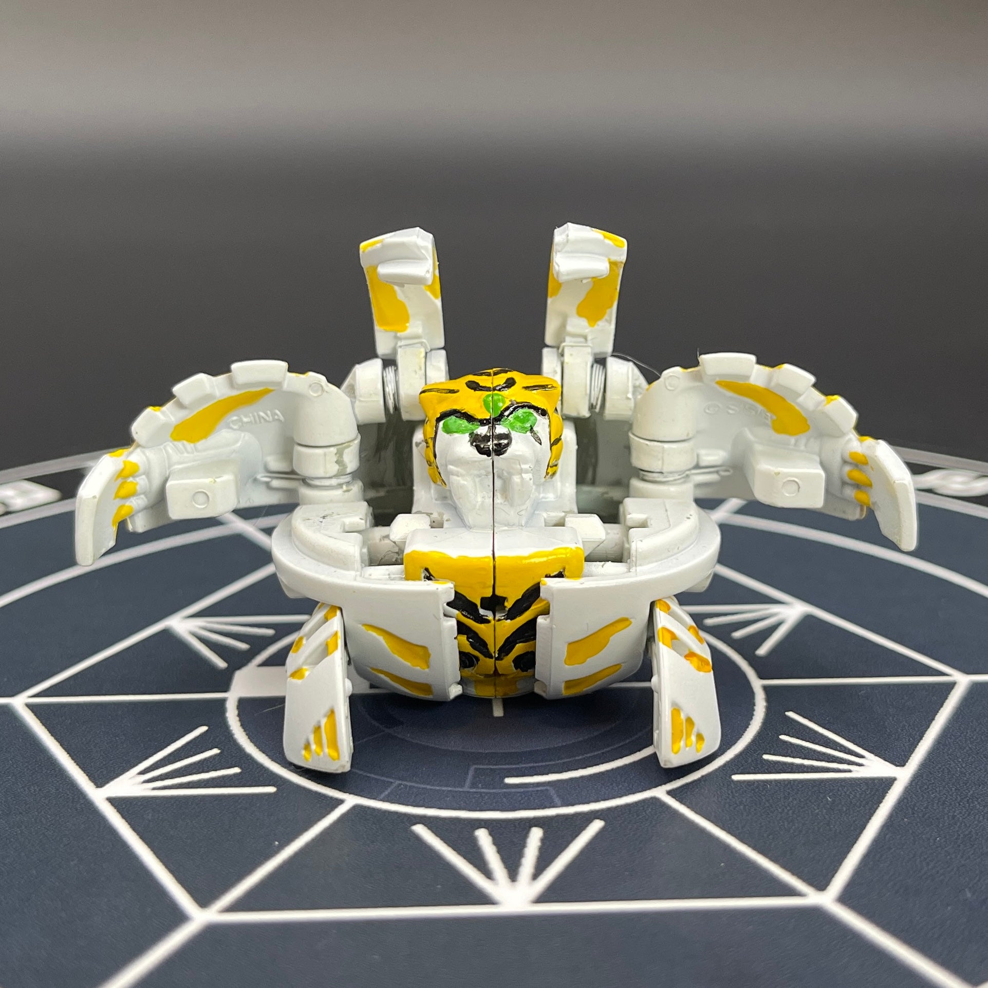 Haos Blade Tigrerra B2 Bakugan Battle Brawlers Newly Painted To Match The Anime Version