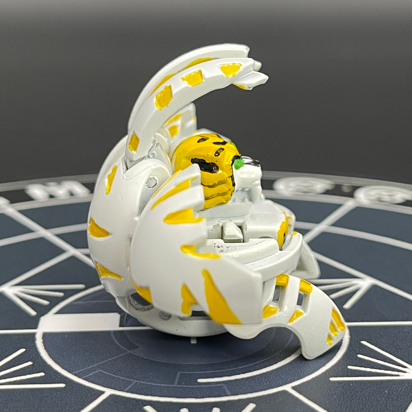 Haos Blade Tigrerra B2 Bakugan Battle Brawlers Newly Painted To Match The Anime Version