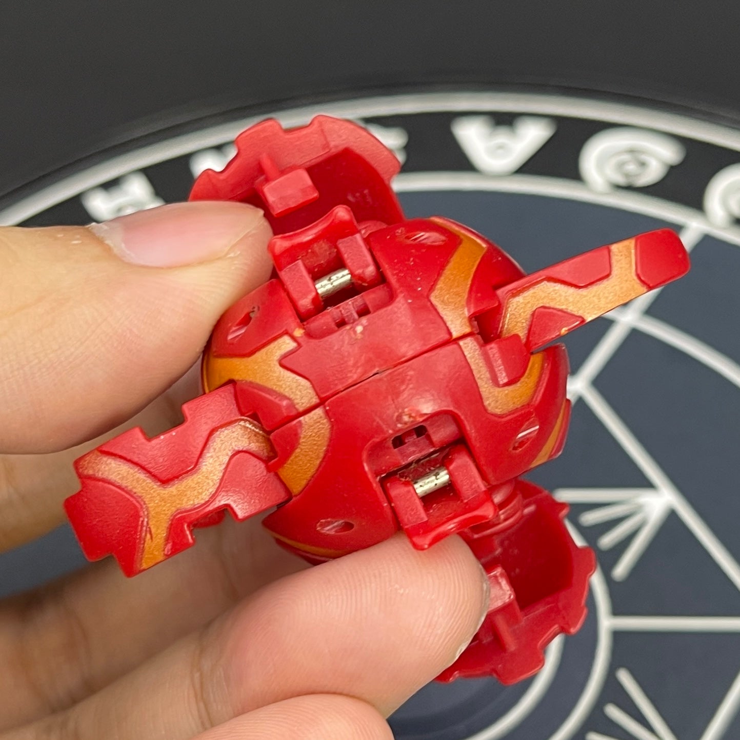Pyrus Saurus B2 Bakugan Battle Brawlers
