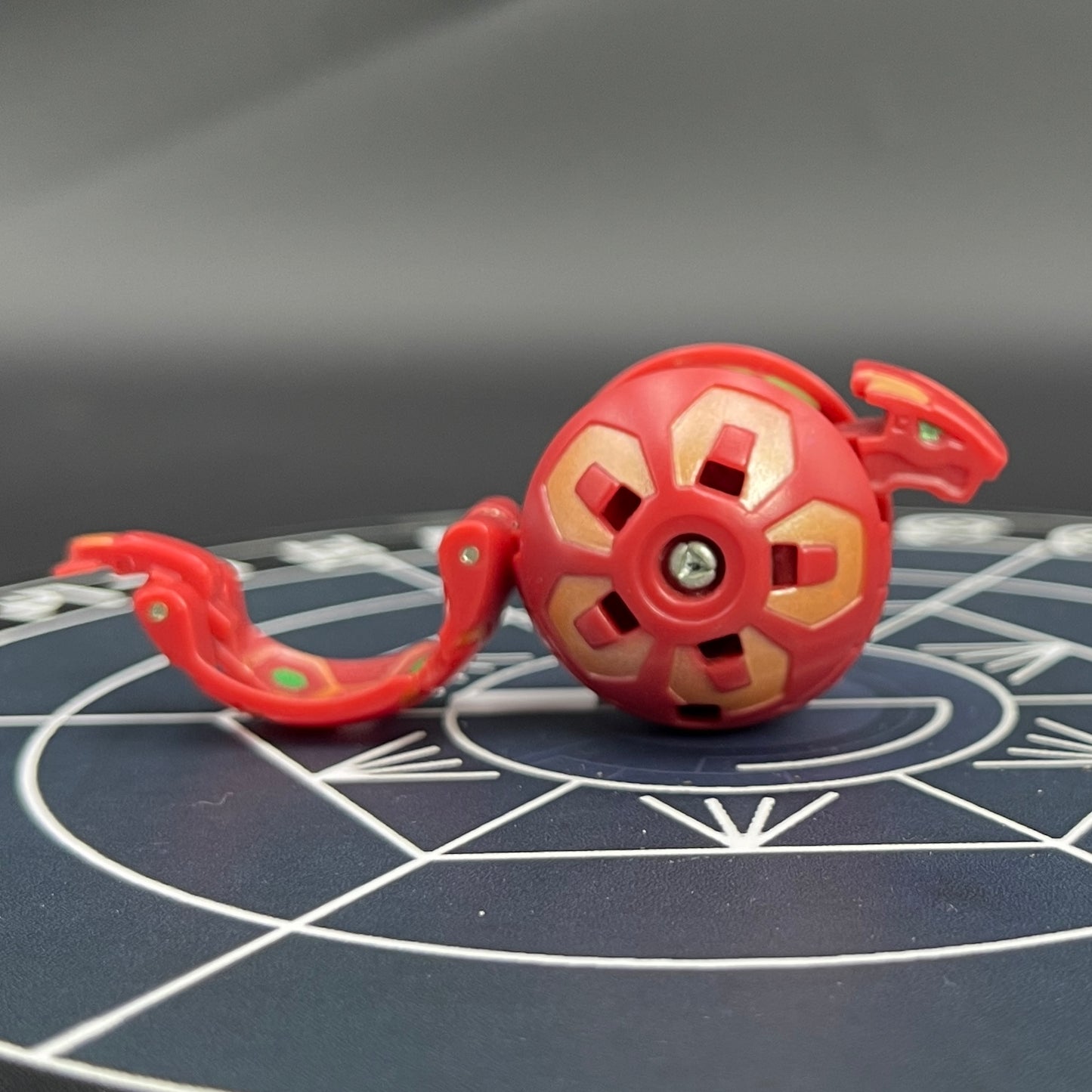 Pyrus Serpenoid B2 Green Pattern Bakugan Battle Brawlers