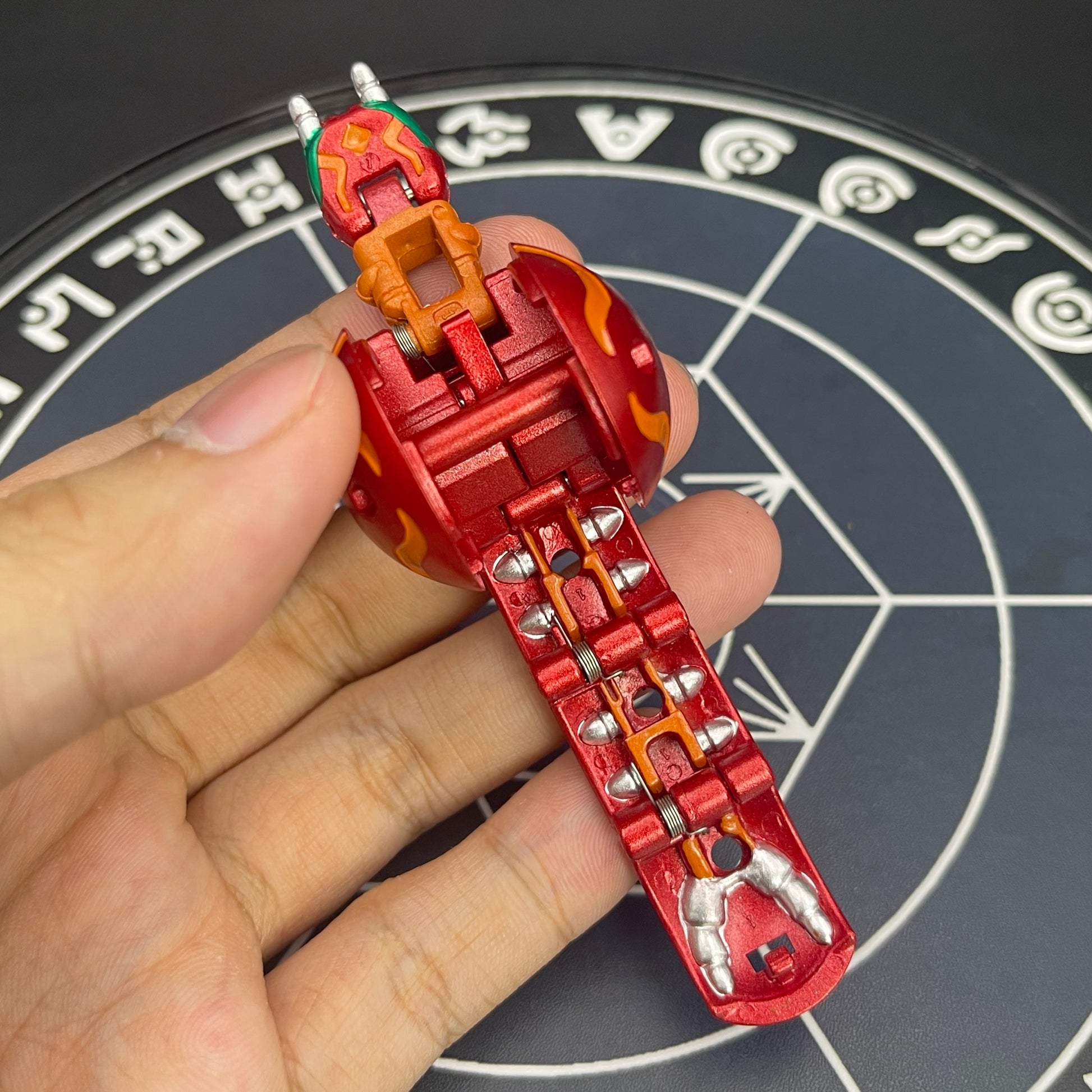 Pyrus Centipoid B2 Bakugan Battle Brawlers Has Been Repainted