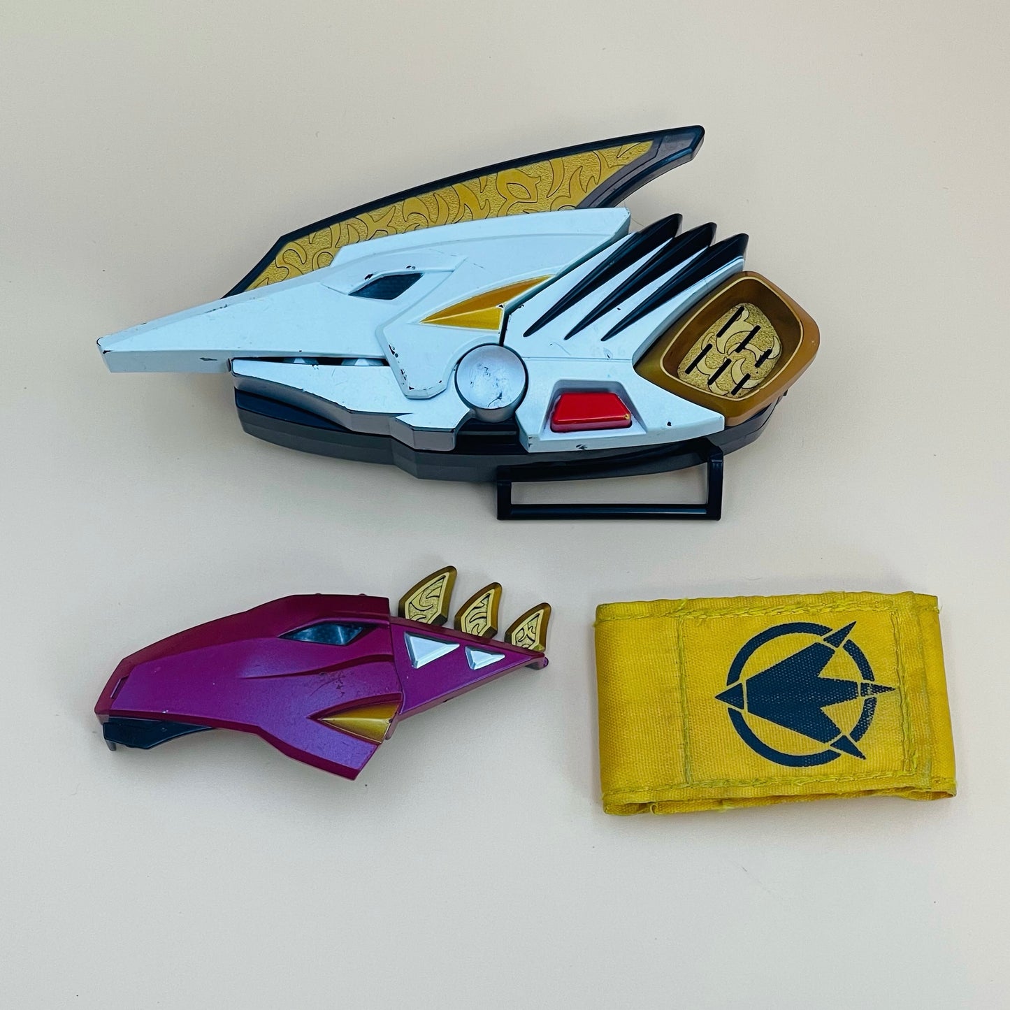 DX Drago Morpher & DX Dino Minder from Power Rangers Dino Thunder 2004, also known as DX Change from Super Sentai Abaranger 2003, vintage DX Morpher roleplay collectible for White Dino Ranger fans.
