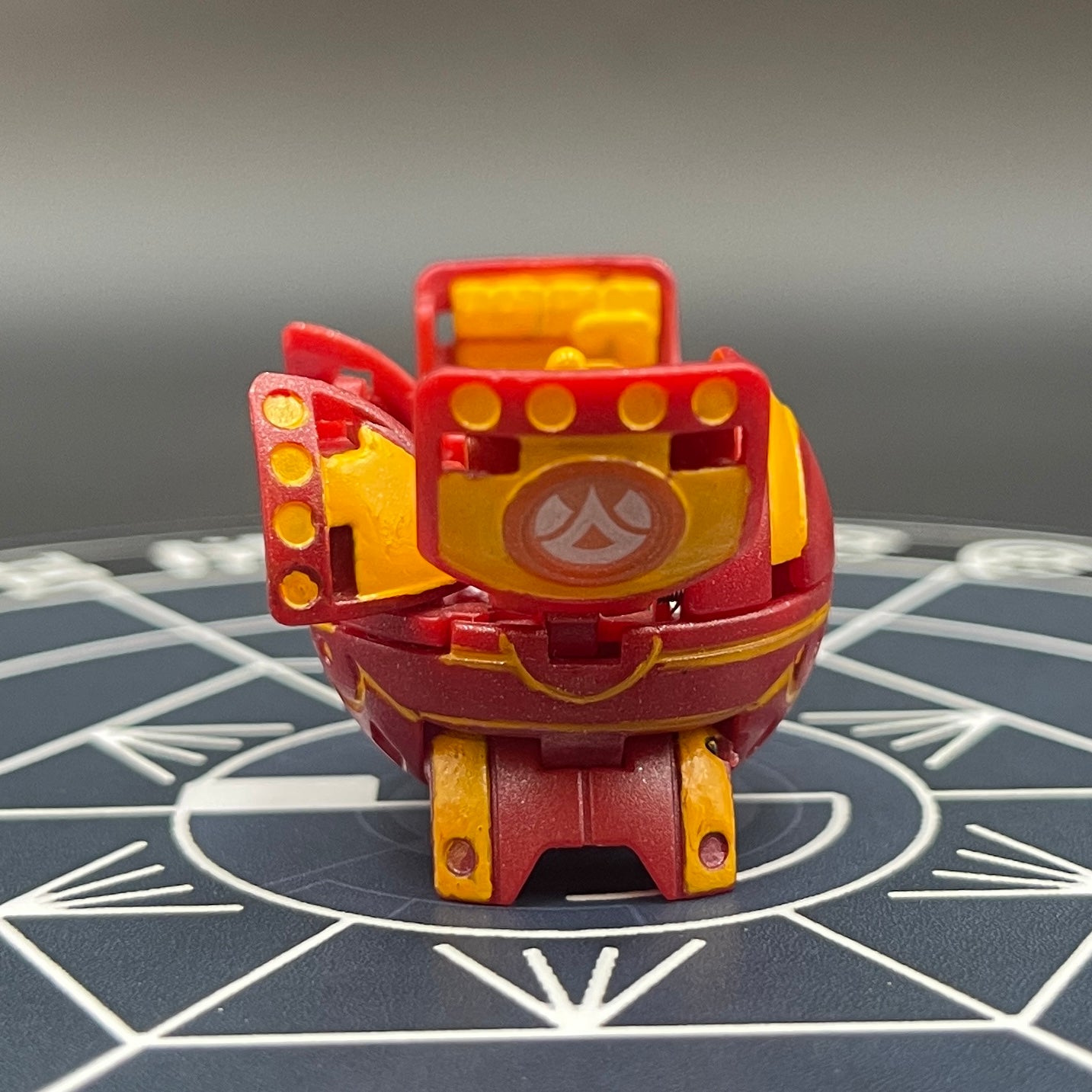 Pyrus Fourtress B2 Bakugan Battle Brawlers Paint Applied To Specific Parts Only