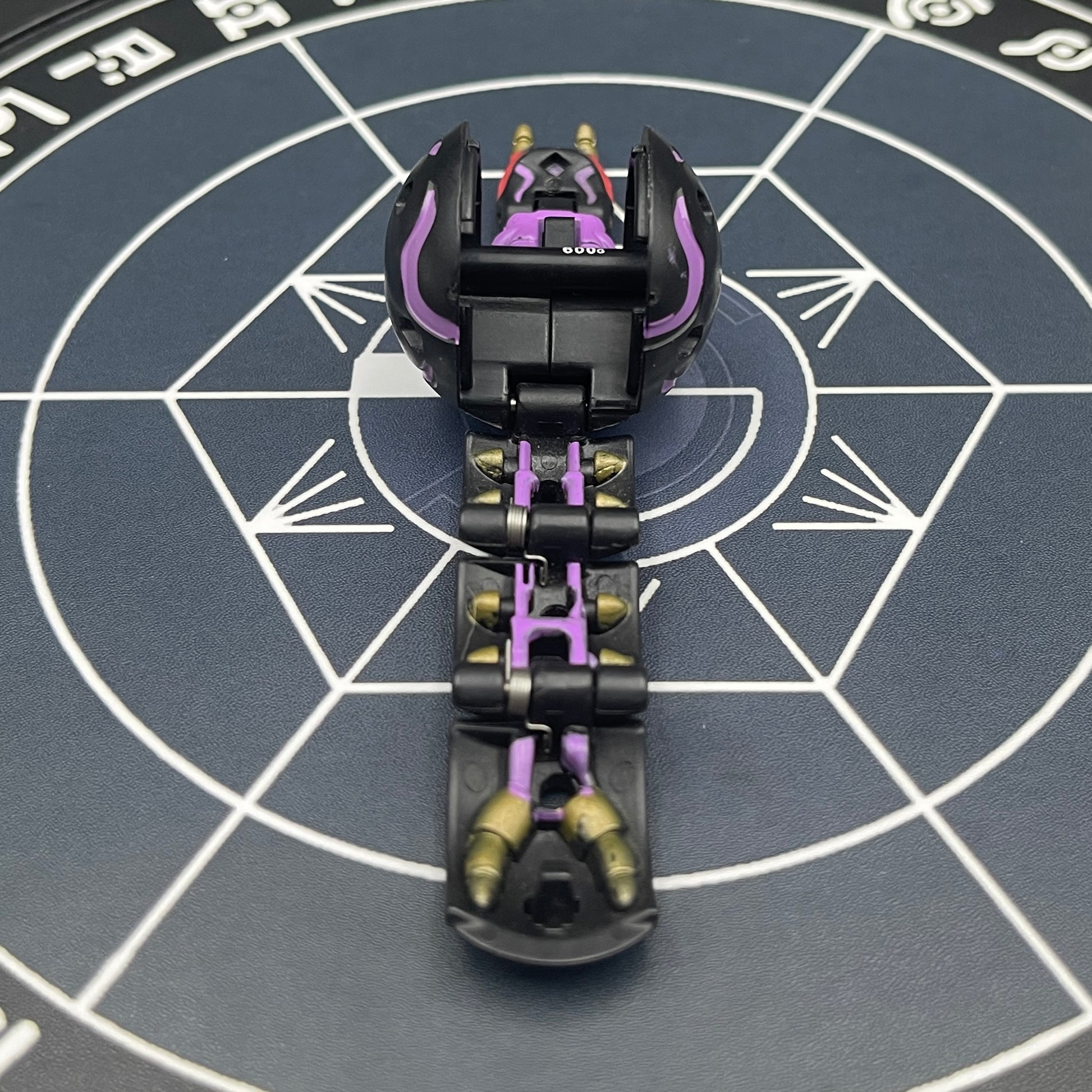 Darkus Centipoid B2 Bakugan Battle Brawlers