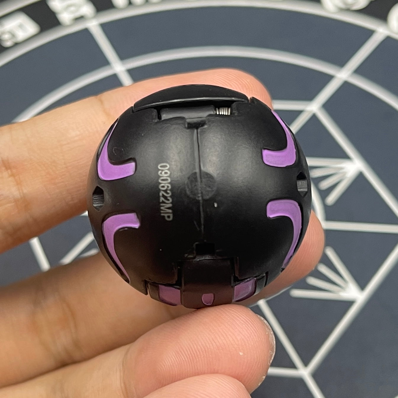 Darkus Centipoid B2 Bakugan Battle Brawlers