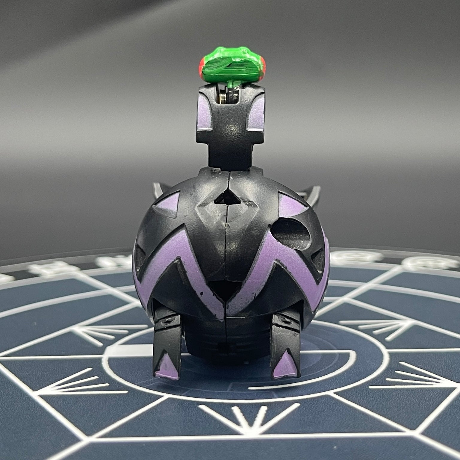 Darkus Mantris B2 Bakugan Battle Brawlers