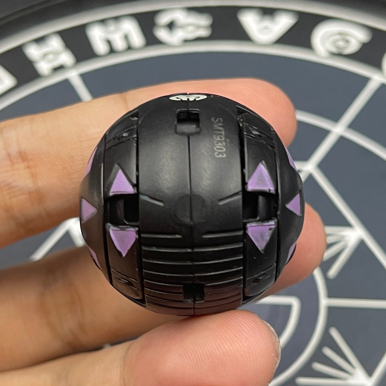 Darkus Mantris B2 Bakugan Battle Brawlers