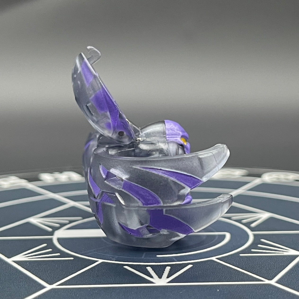 Darkus Reaper B2 Translucent Bakugan Battle Brawlers