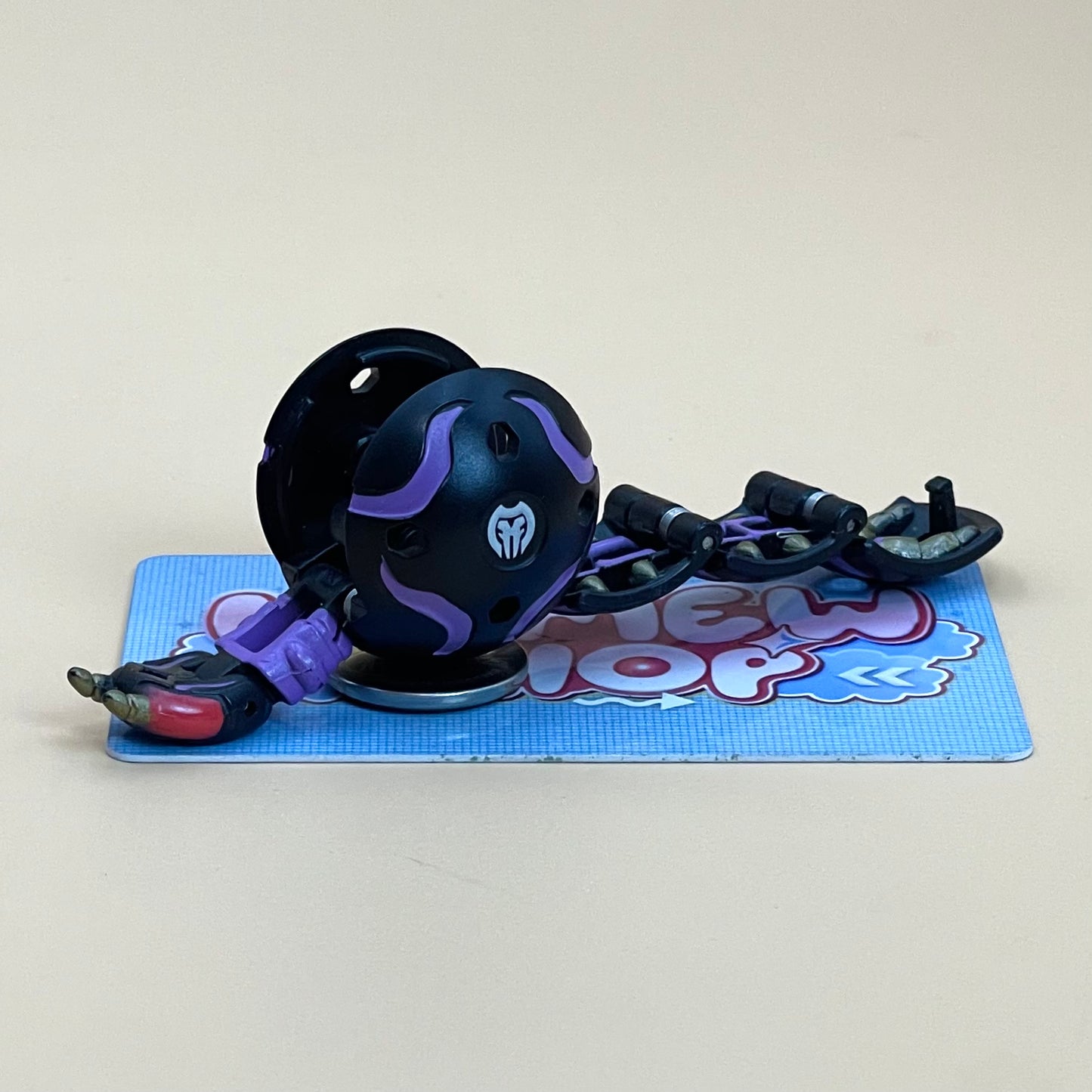 Bakugan Centipoid B2 Darkus - Toy Bakugan Battle Brawlers