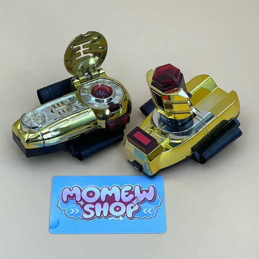 DX King Brace  & Gold Zeonizers Morpher from Power Rangers Zeo also known as DX Change from Super Sentai Ohranger 1995, vintage DX Morpher roleplay collectible for Gold Zeo Ranger fans.