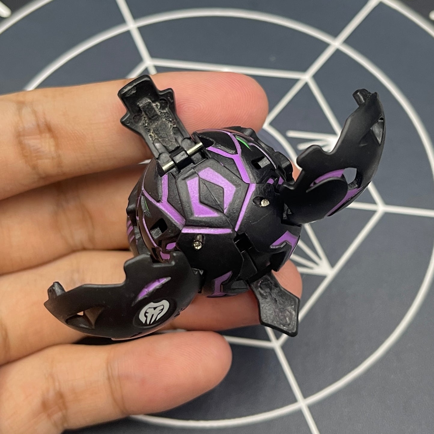 Darkus Tuskor B2 Bakugan Battle Brawlers