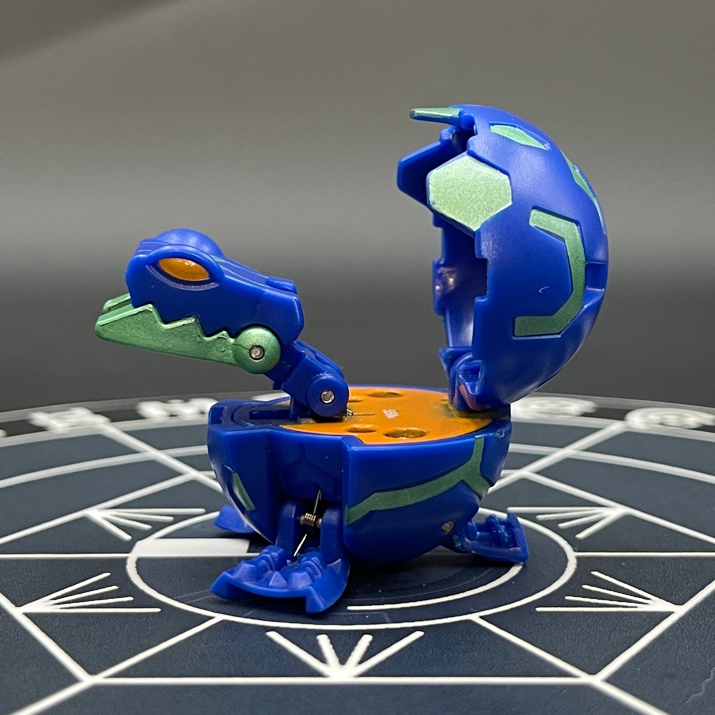 Aquos Juggernoid B2 Bakugan Battle Brawlers