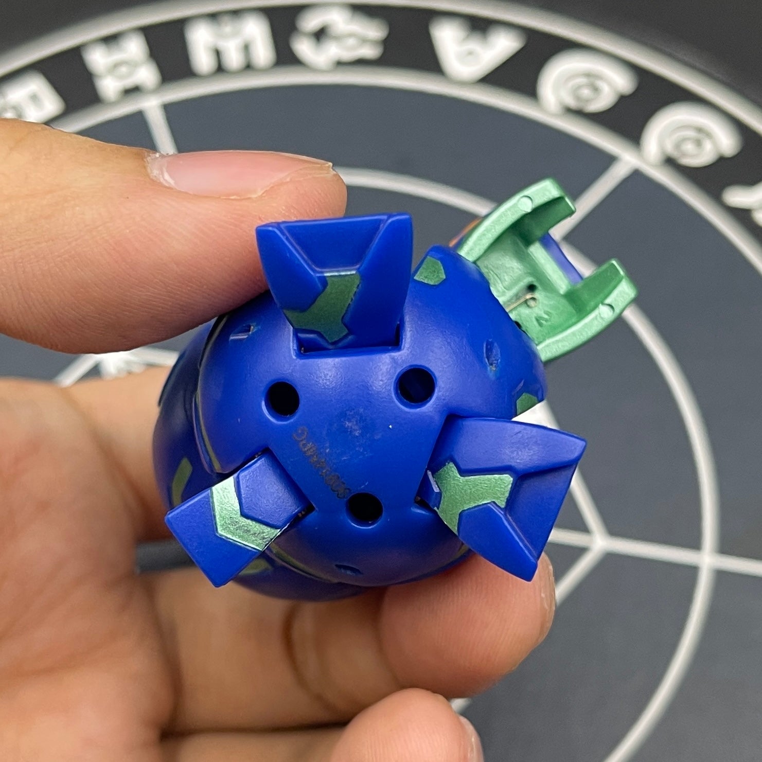 Aquos Juggernoid B2 Bakugan Battle Brawlers