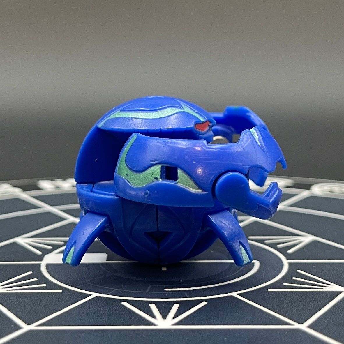 Aquos Terrorclaw B2 Bakugan Battle Brawlers