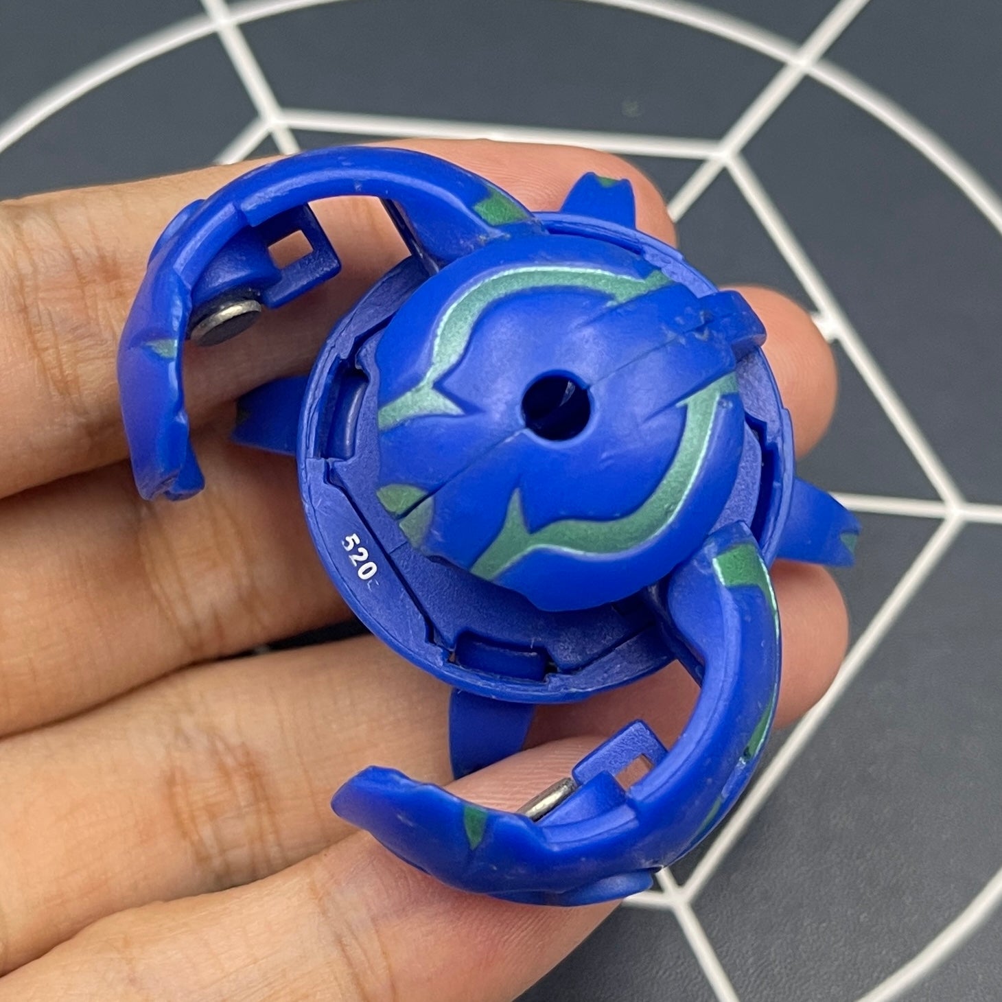 Aquos Terrorclaw B2 Bakugan Battle Brawlers