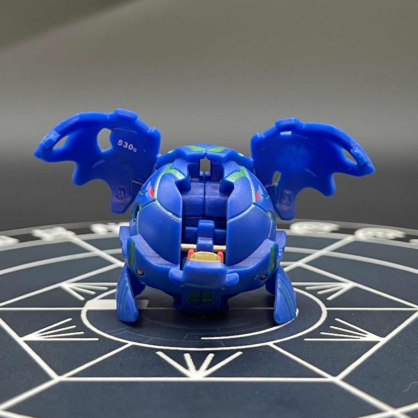 Aquos Tuskor B2 Bakugan Battle Brawlers