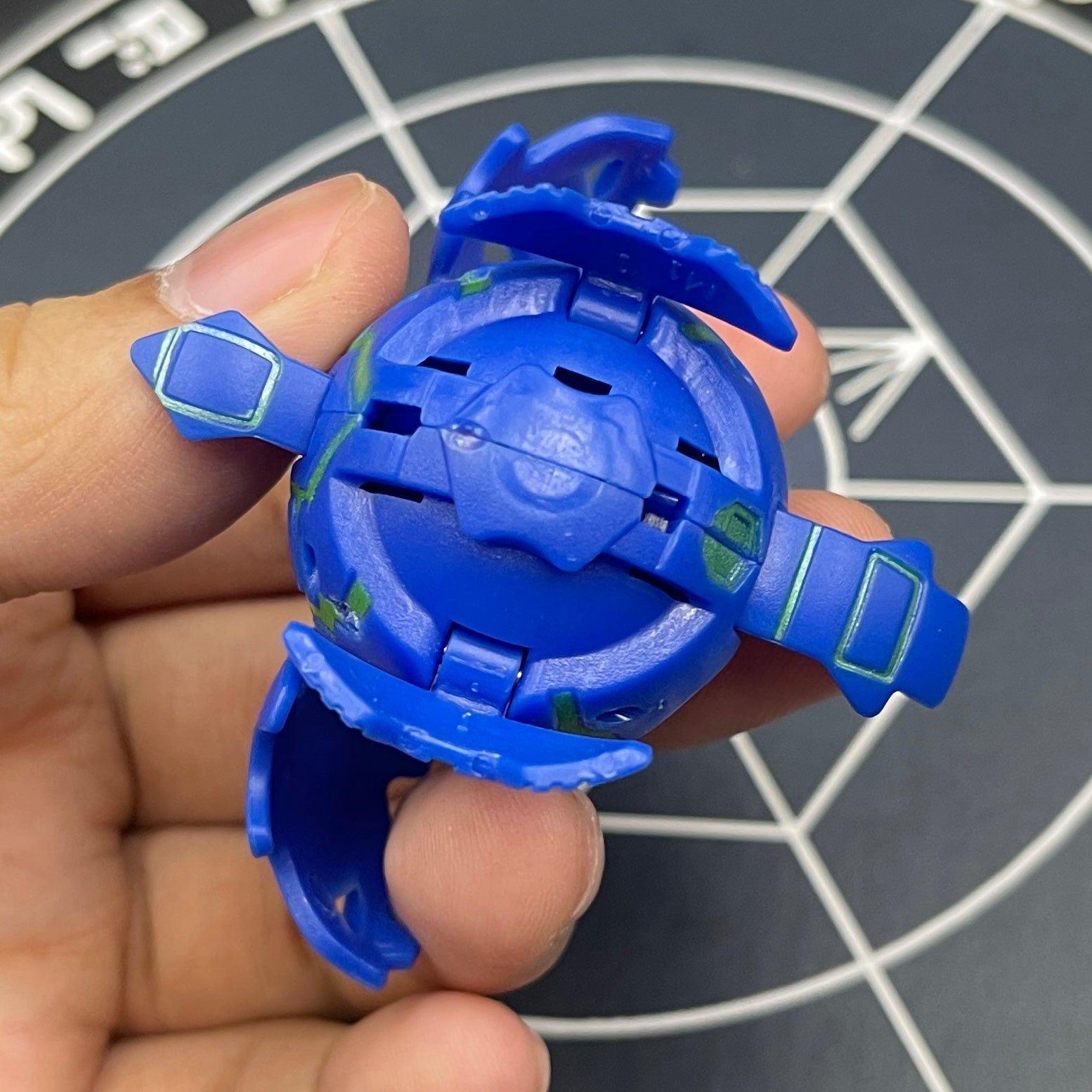 Aquos Tuskor B2 Bakugan Battle Brawlers