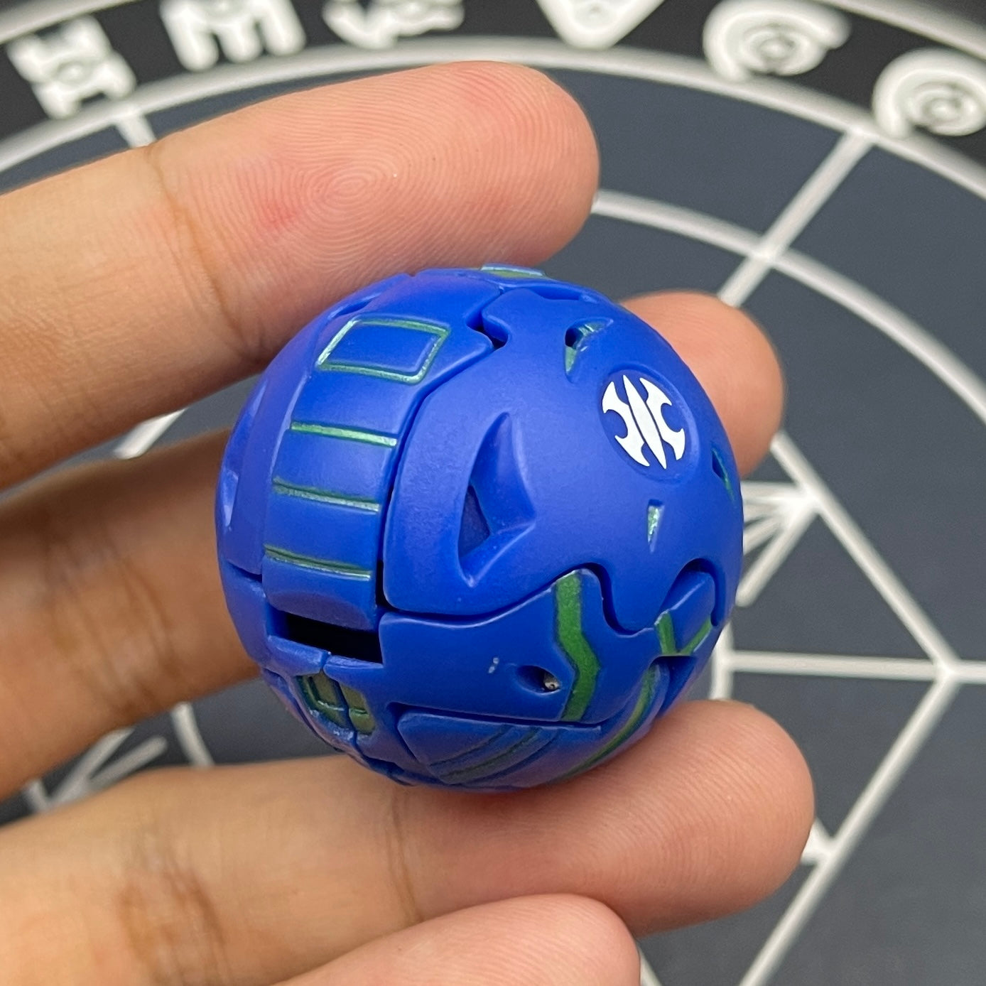 Aquos Tuskor B2 Bakugan Battle Brawlers