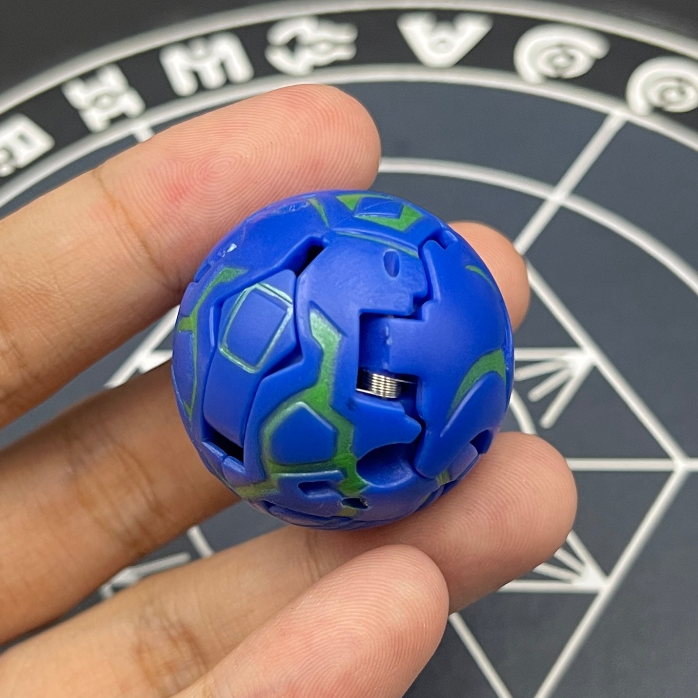 Aquos Tuskor B2 Bakugan Battle Brawlers