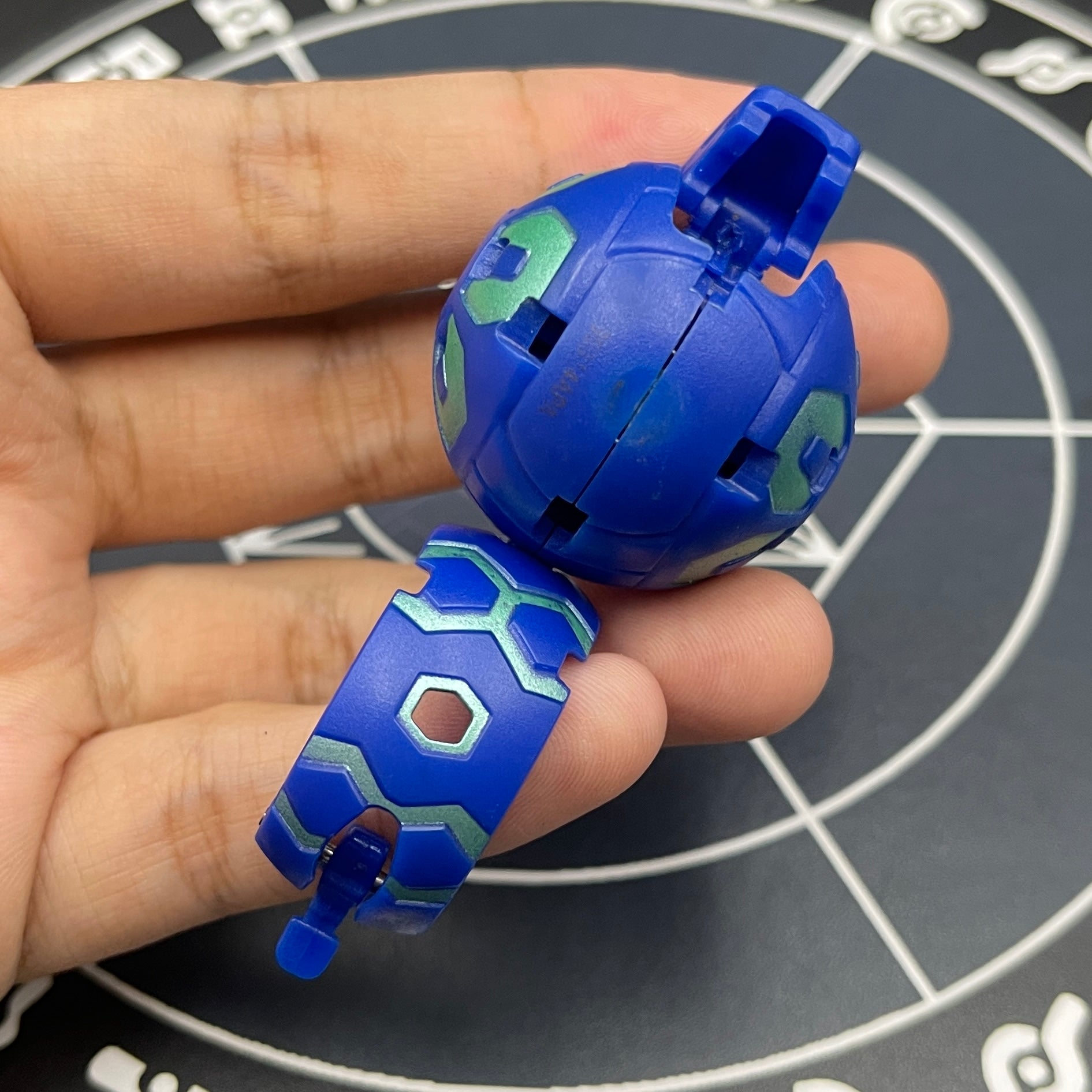Aquos Serpenoid B2 Bakugan Battle Brawlers