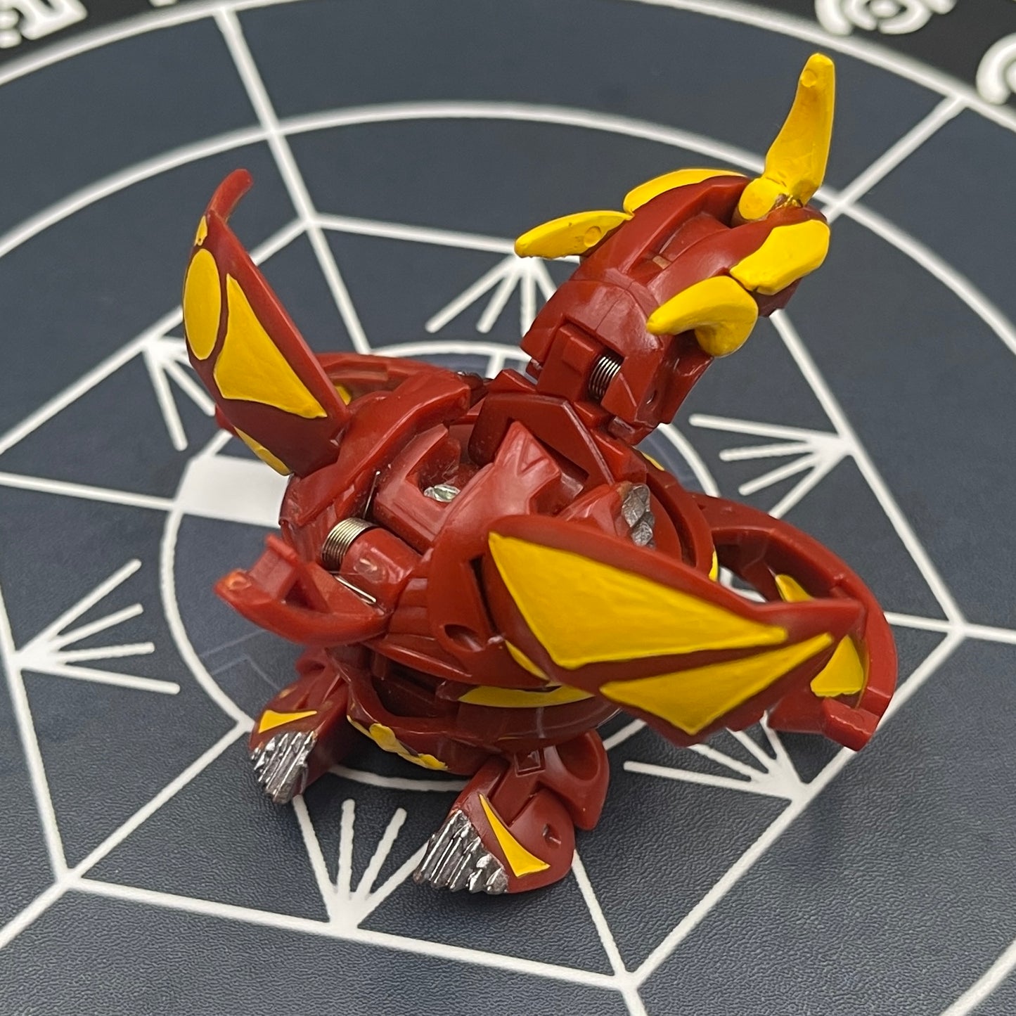 Cross Dragonoid B2 Pyrus Custom Painted | Bakugan New Vestroia