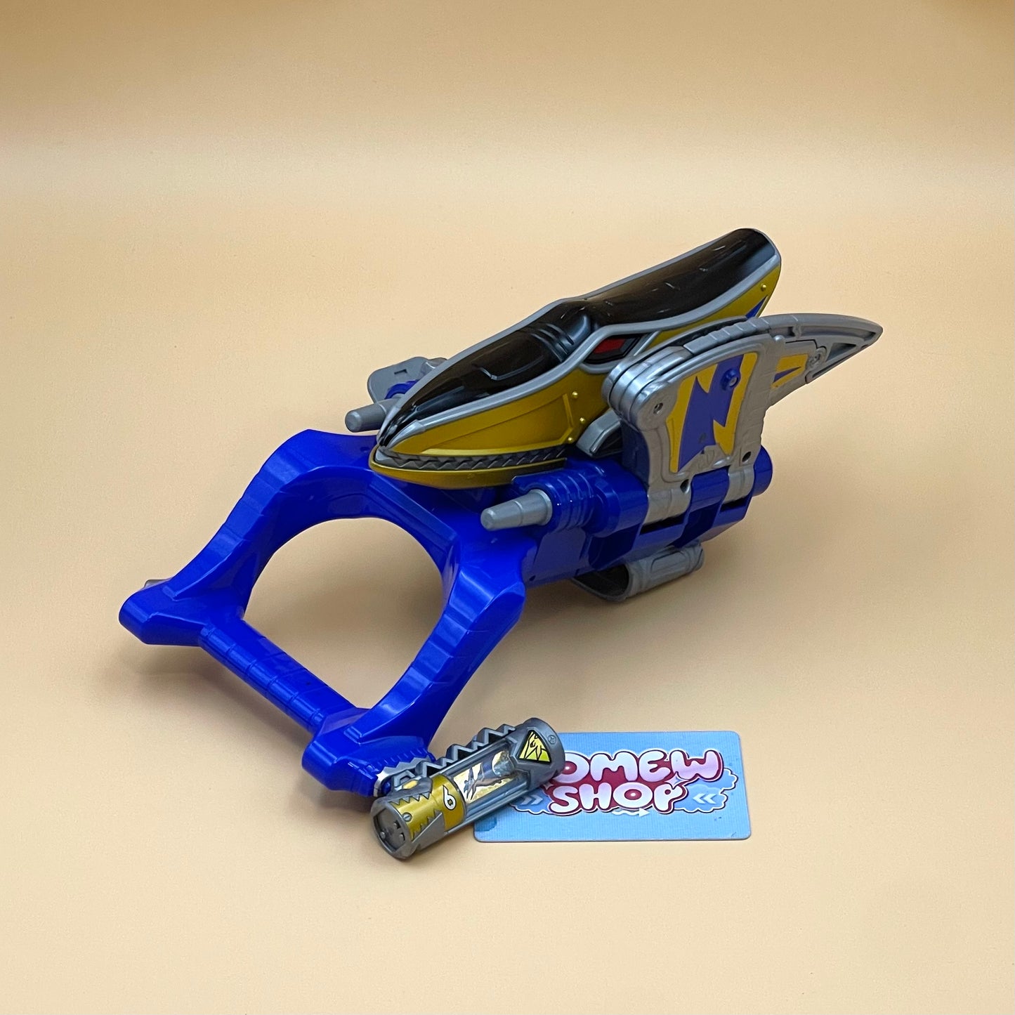 DX Gaburi Changer & Gold Ptera Morpher from Power Rangers Dino Charge 2015, also known as DX Change from Super Sentai Kyoryuger 2013, vintage DX Morpher roleplay collectible for Dino Charge Gold Ranger fans.