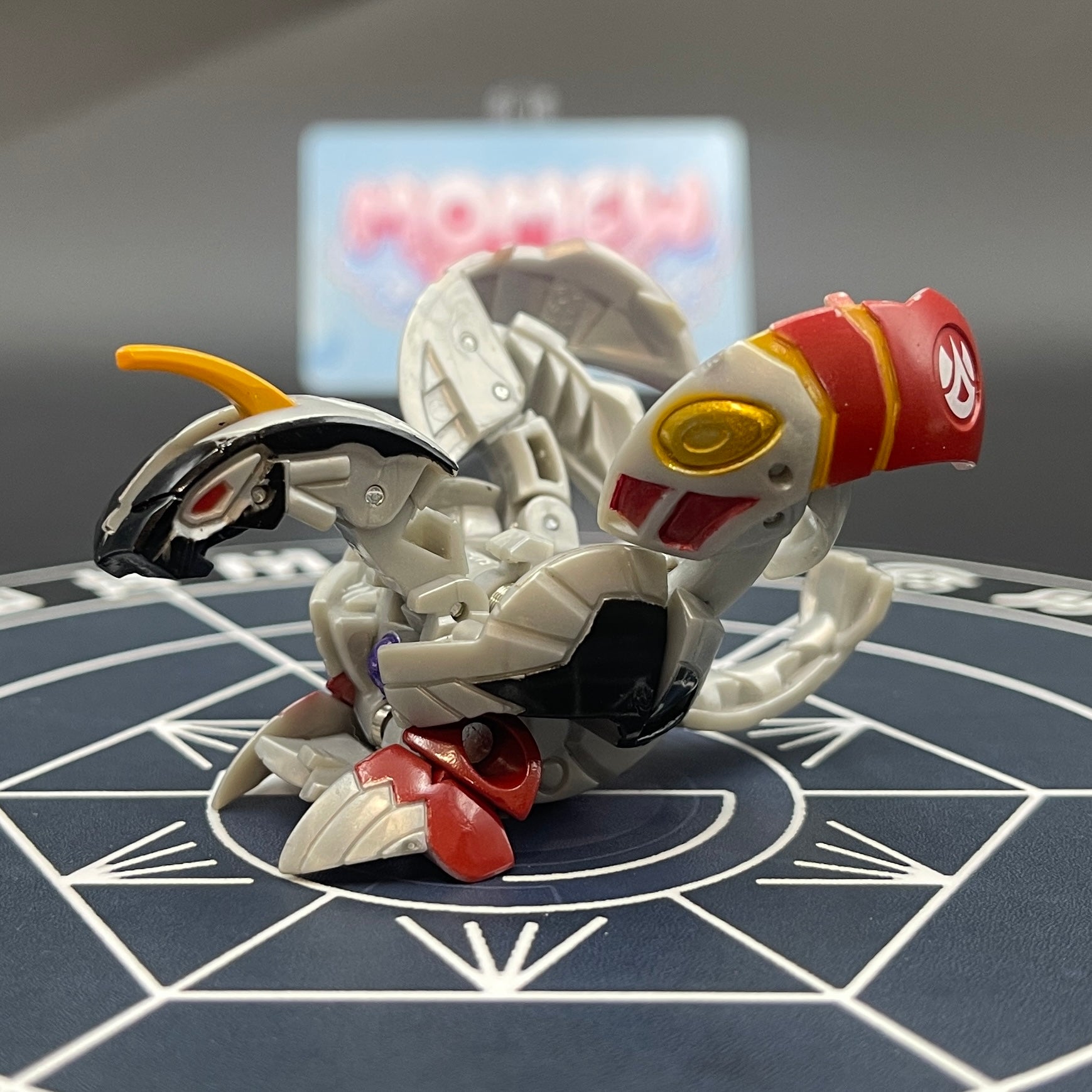 Pyrus Helios MK2 B2 Bakugan New Vestroia