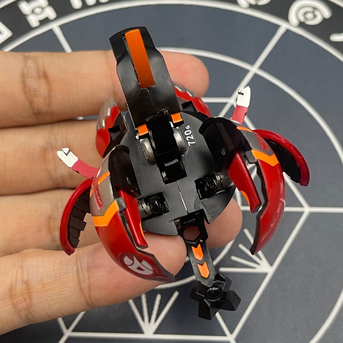 Pyrus Helios MK2.5 B2 Ver.Anime Bakugan New Vestroia