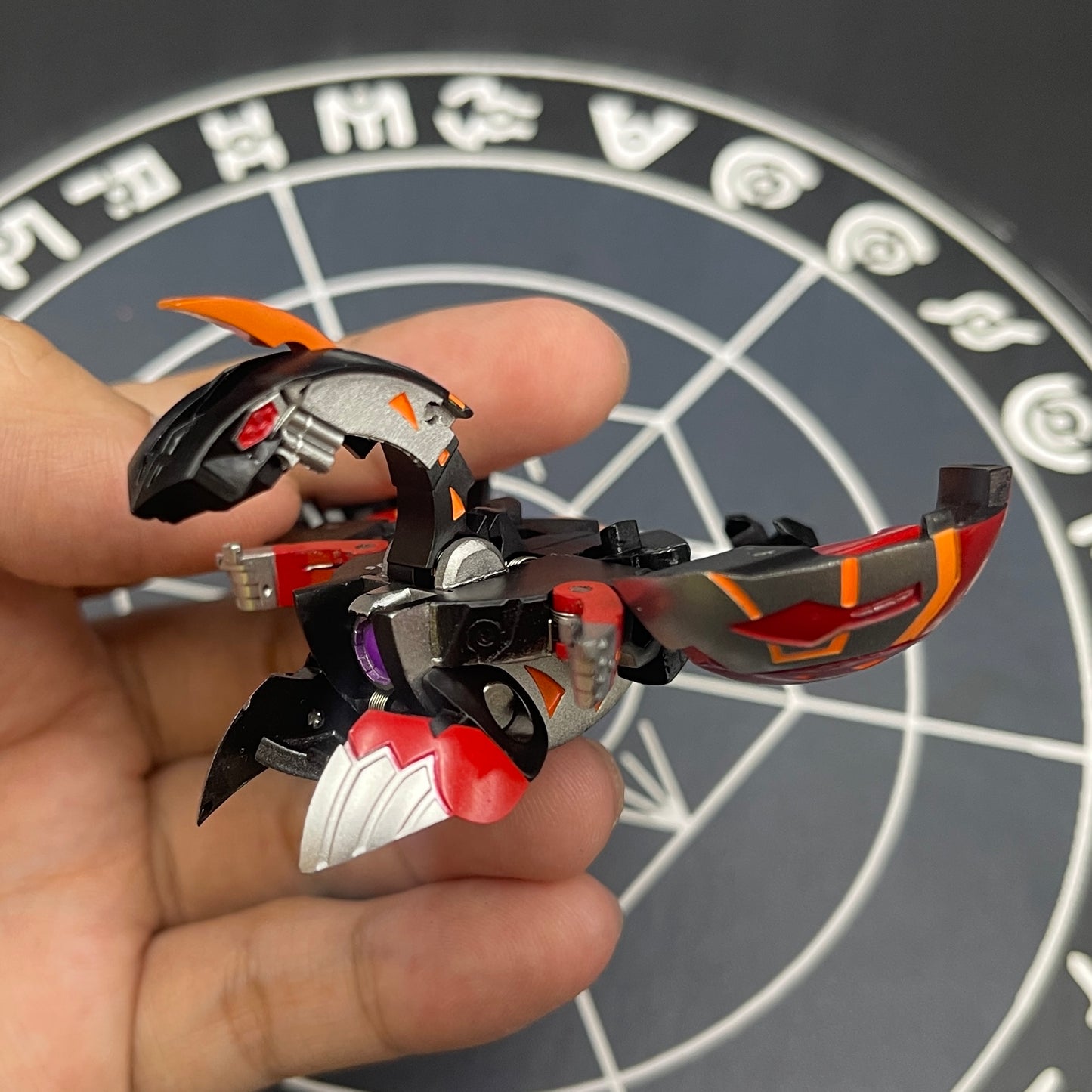 Pyrus Helios MK2.5 B2 Ver.Anime Bakugan New Vestroia