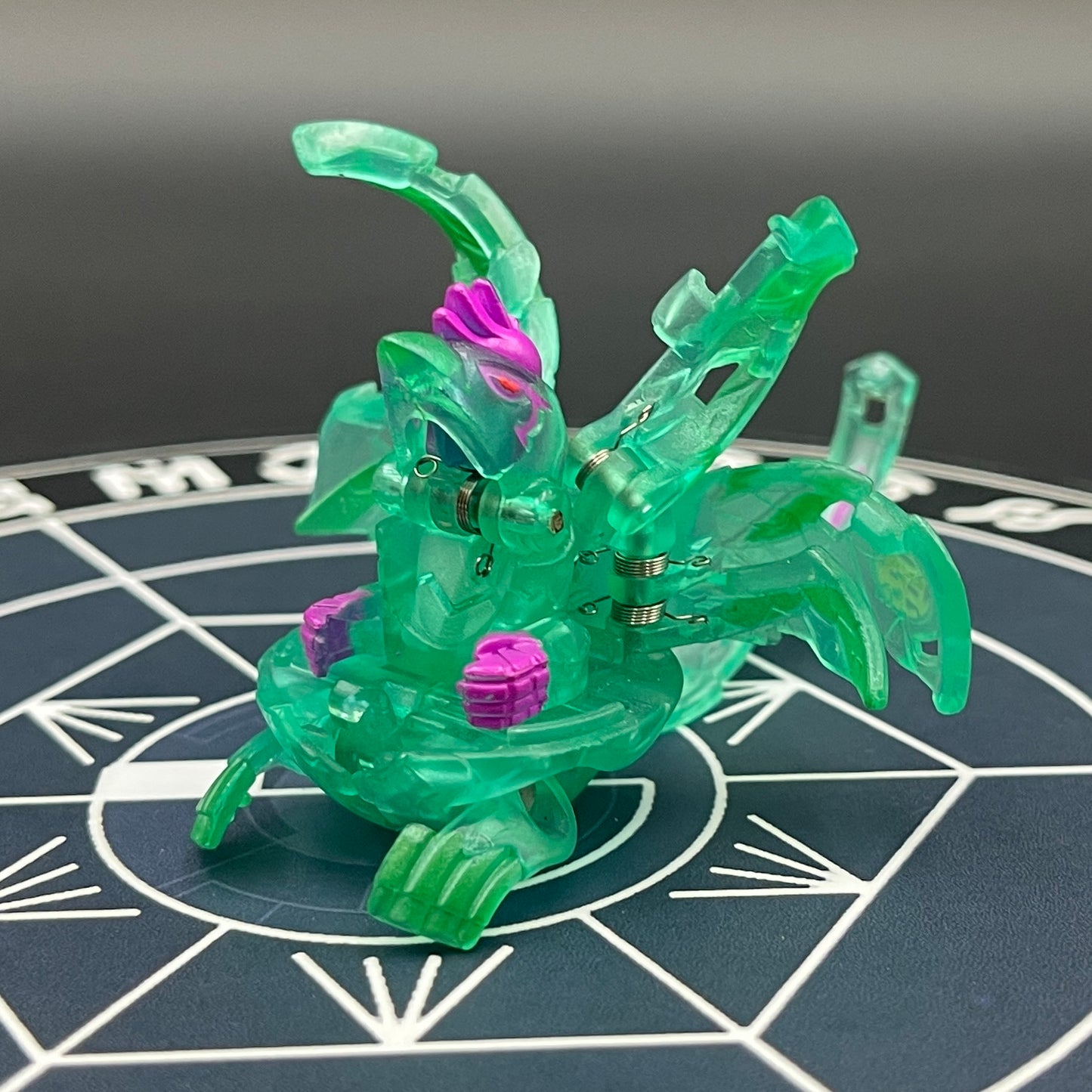 Ingram B2 Ventus Translucent | Bakugan New Vestroia