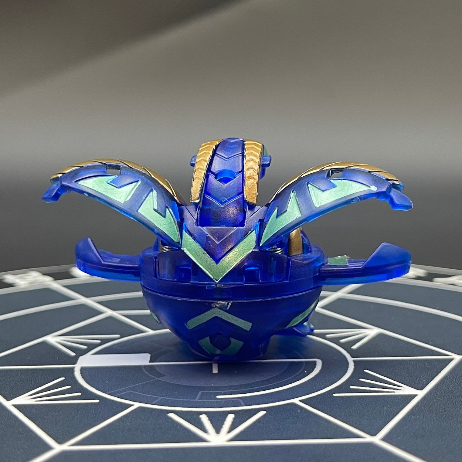 Aquos Percival B2 Translucent Bakugan New Vestroia