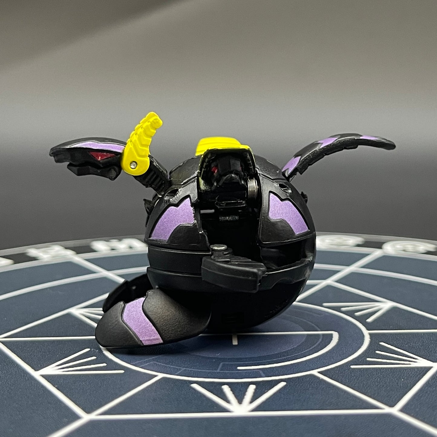 Darkus Midnight Percival B2 Bakugan New Vestroia