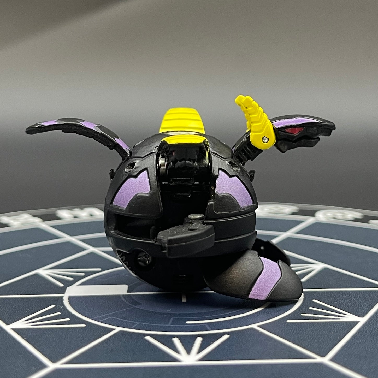 Darkus Midnight Percival B2 Bakugan New Vestroia