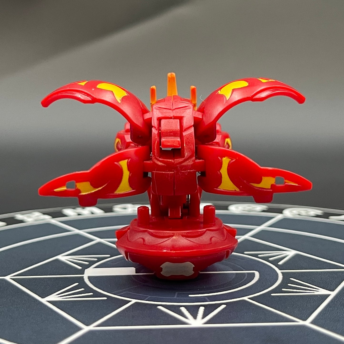 Pyrus Blitz Dragonoid B2 Bakugan Gundalian Invaders