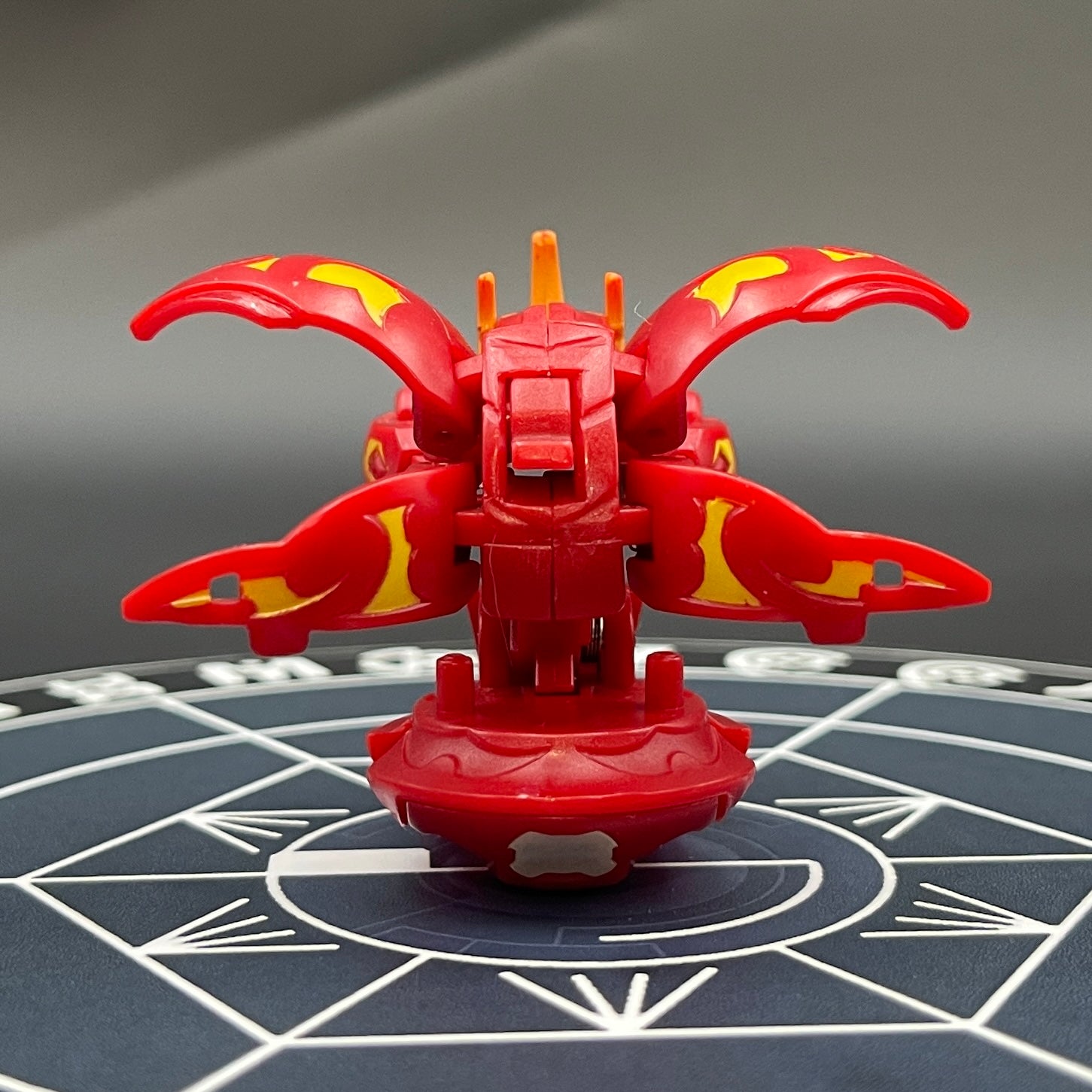Pyrus Blitz Dragonoid B2 Bakugan Gundalian Invaders