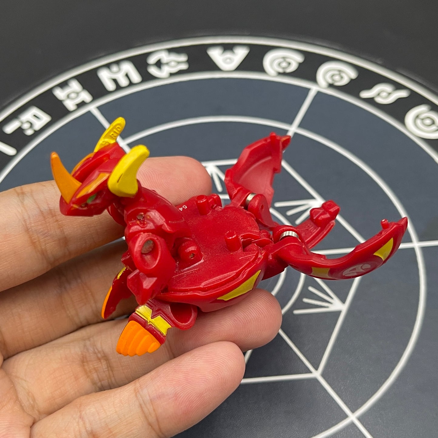 Pyrus Helix Dragonoid B2 Bakugan Gundalian Invaders