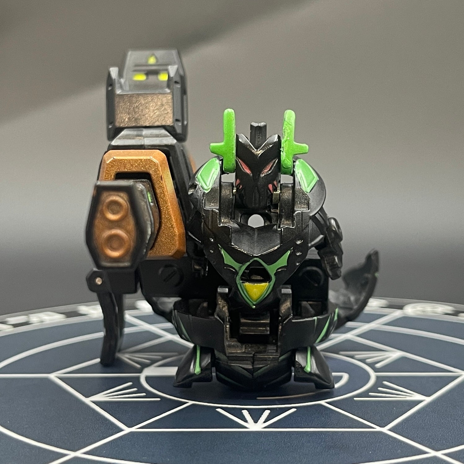 Darkus Linehalt B2 & Battle Gear Copper Boomix Bakugan Gundalian Invaders