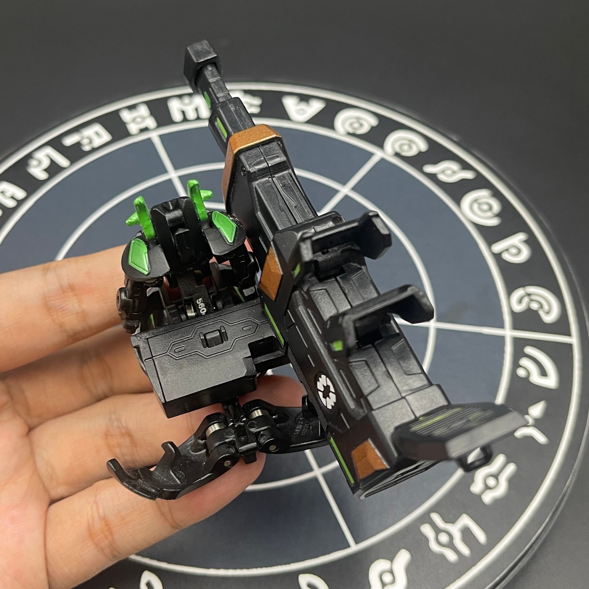 Darkus Linehalt B2 & Battle Gear Copper Boomix Bakugan Gundalian Invaders